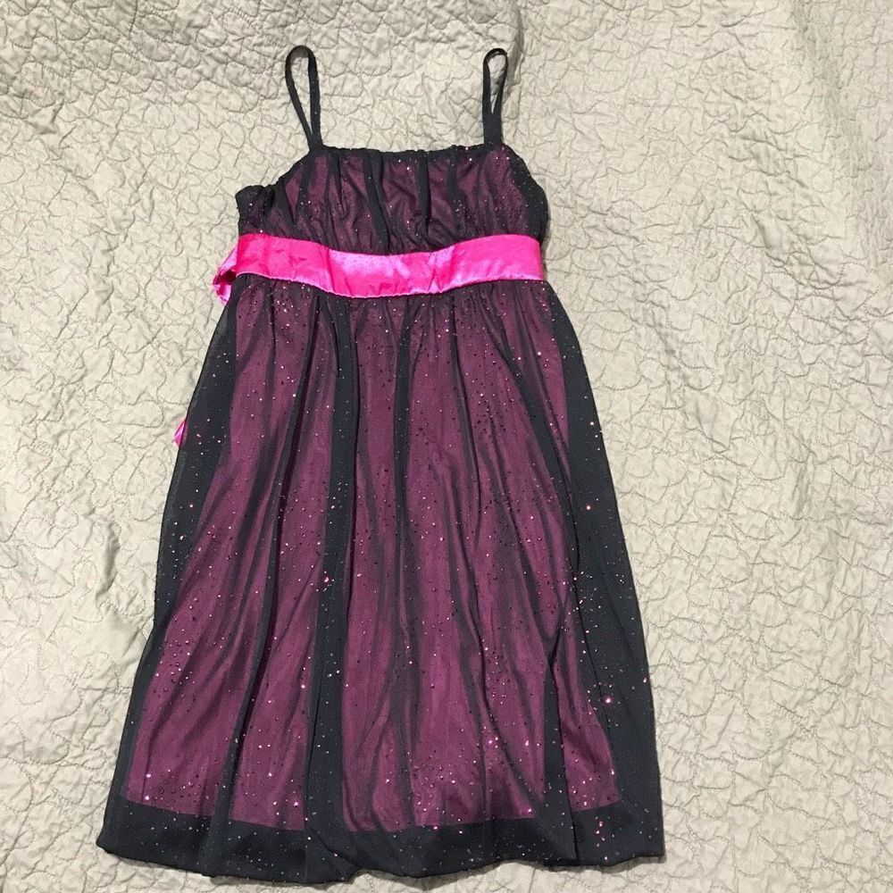 BCX girl Black and cherry red dress size 7…S101￼